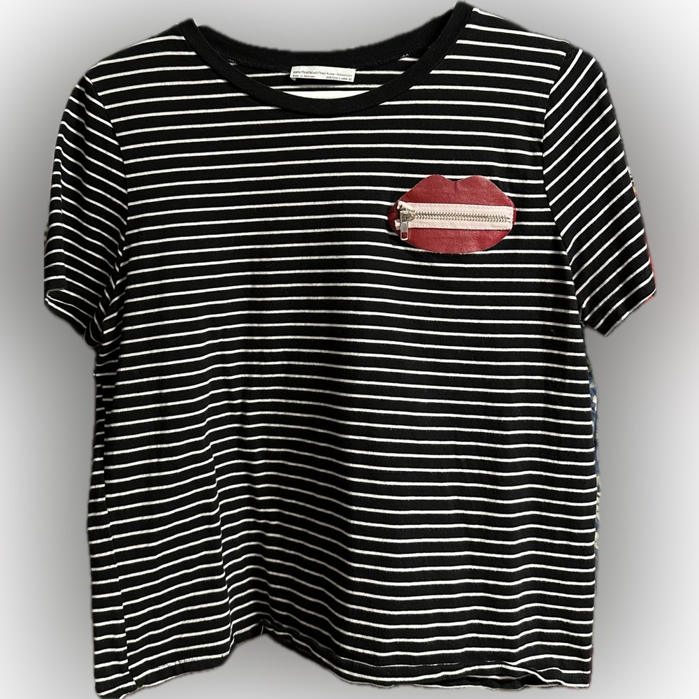 Zara - Cute tshirt with lips pocket